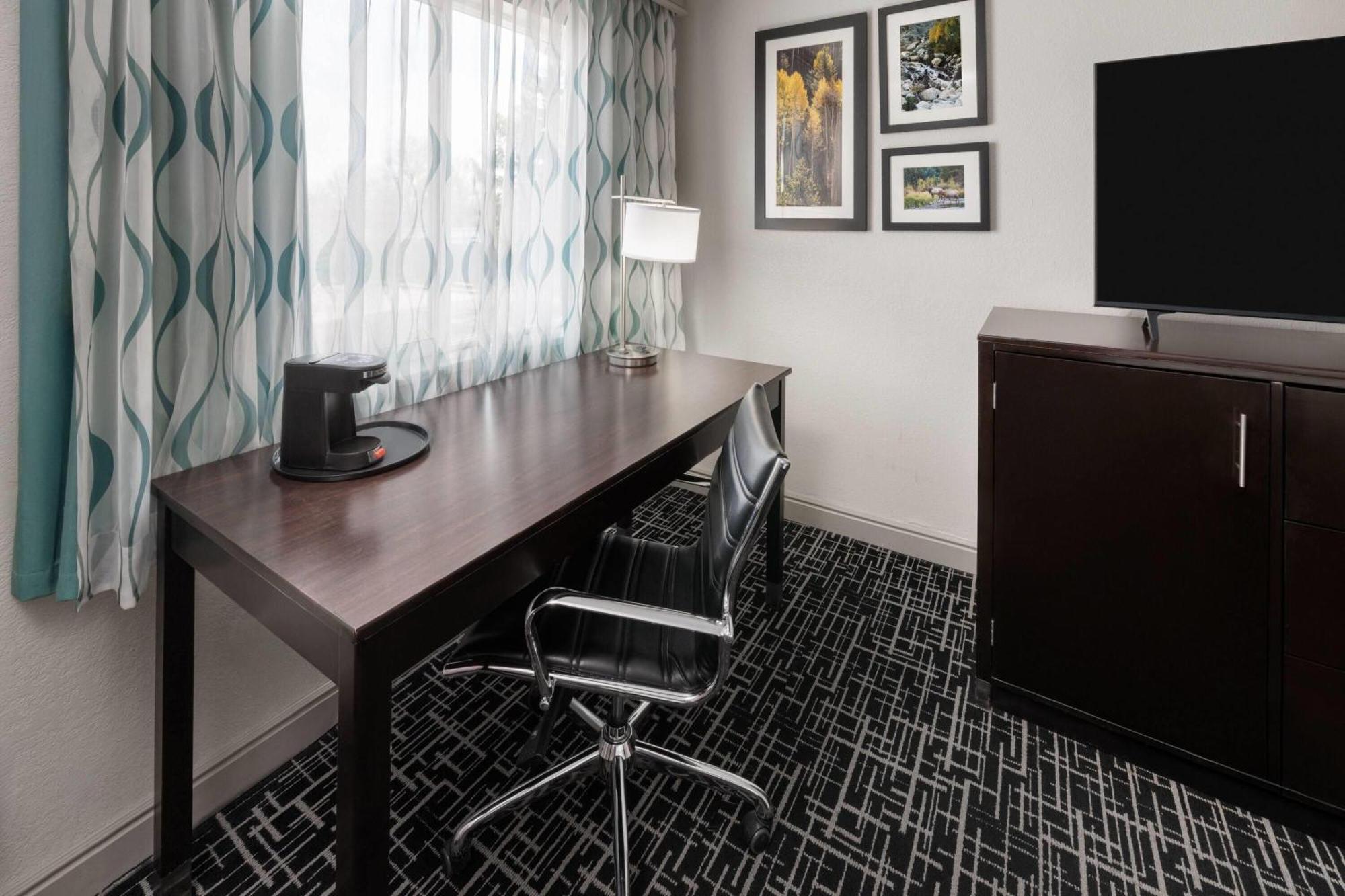 La Quinta Inn & Suites By Wyndham Fort Collins, Colorado Экстерьер фото